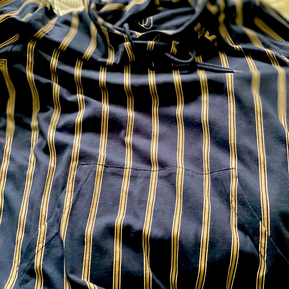 Men’s light weight striped hoodie !